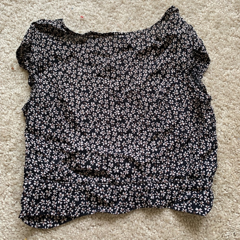 Backless crop top